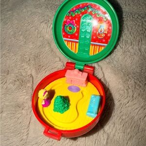 Vintage 1993 Bluebird Polly Pocket Christmas Wreath compact McDonald’s